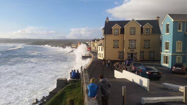 Lahinch -Beach -Surf- Hostel Exteriör bild
